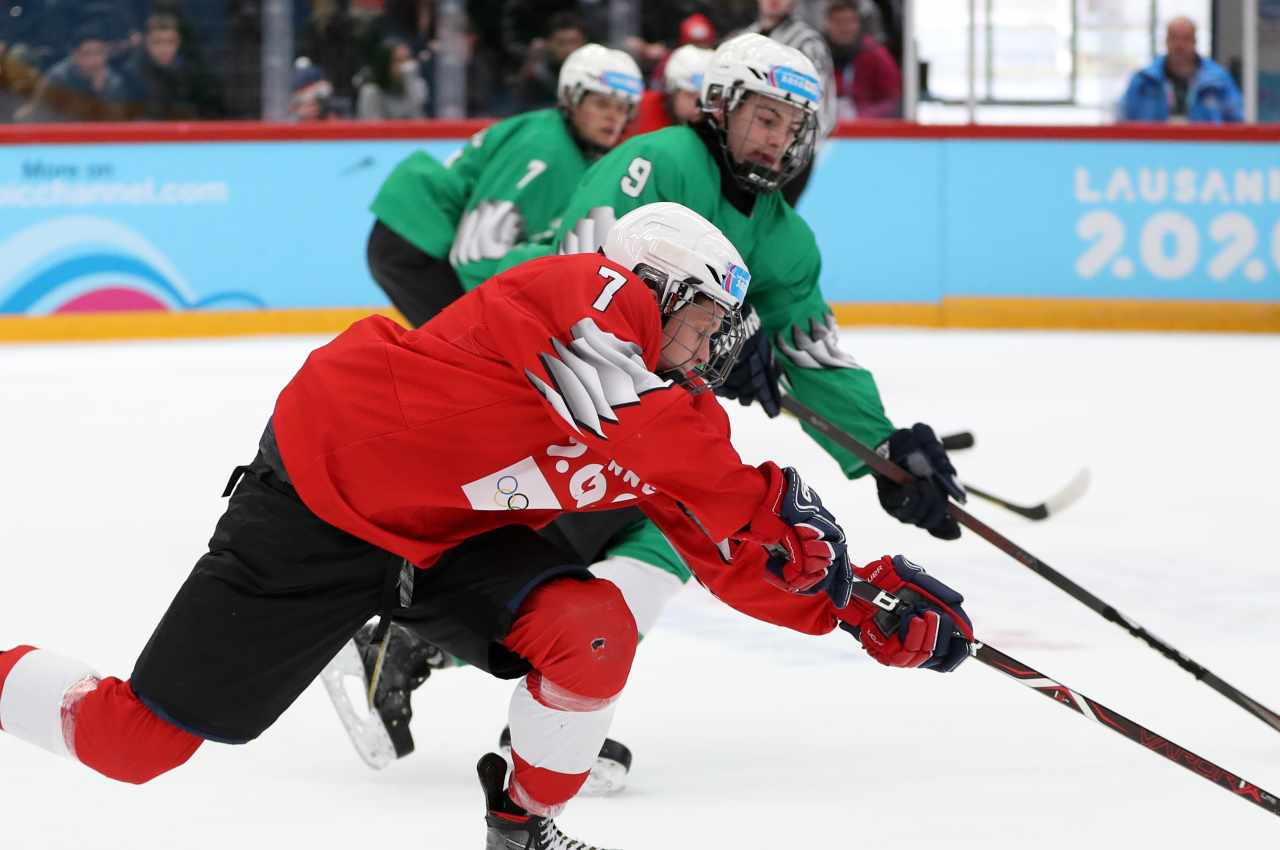 Lichtsteiner si dà all'hockey