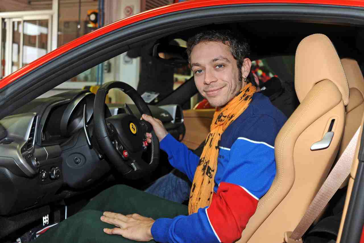 Rossi in auto
