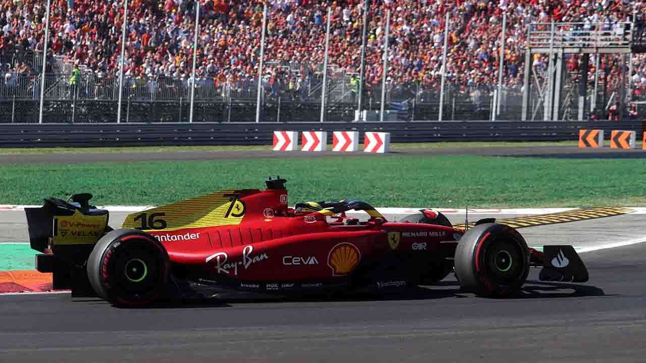 Ferrari Leclerc Sportitalia 210922