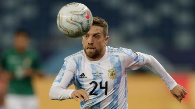 Papu Gomez in azione con la maglia dell'Argentina