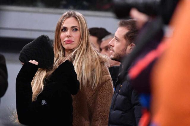 Ilary Blasi in viaggio