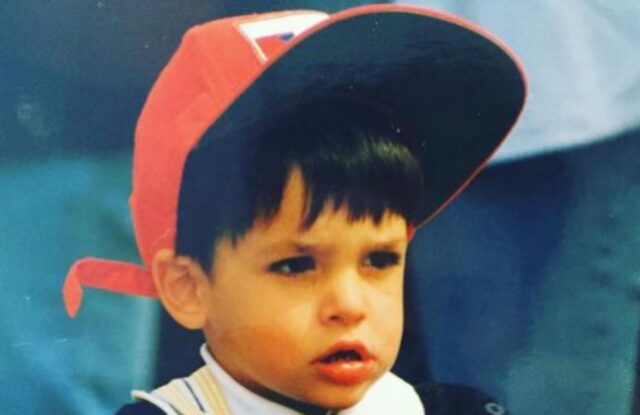 Carlos Sainz e la foto da bambino