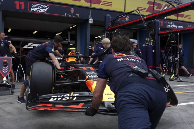 Perez lamenta le condizioni della pista e della gara di Melbourne