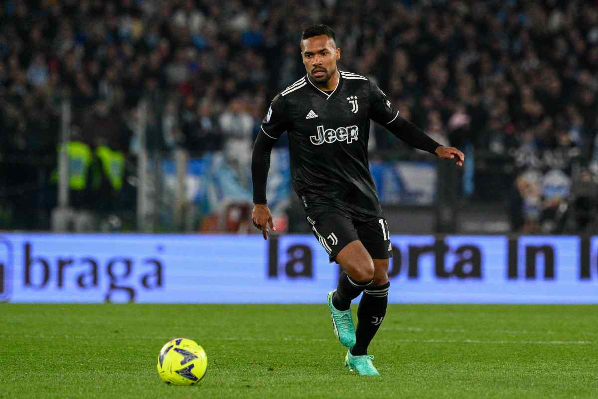 Calciomercato Juventus, svolta sul futuro di Alex Sandro