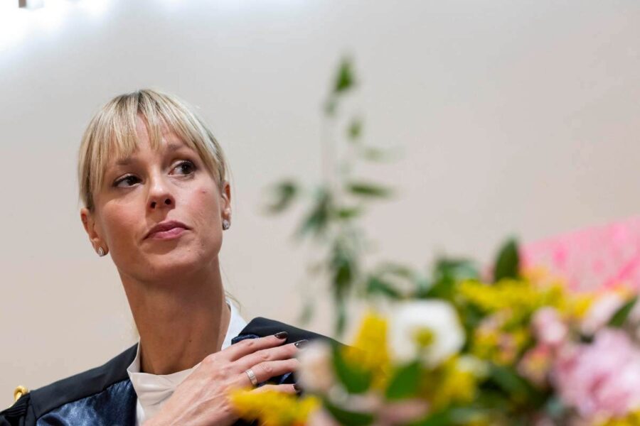 Federica Pellegrini piccante a Pechino Express