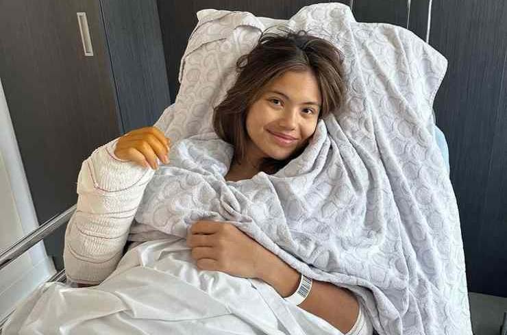 Emma Raducanu, la tripla operazione costa la mancata partecipazione ai due prossimi Major