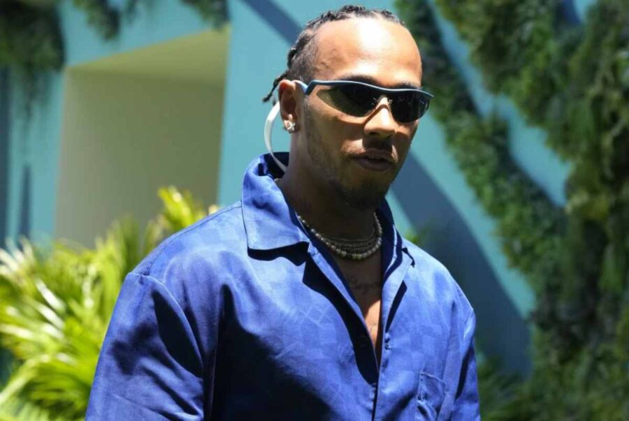 Hamilton, esplode la bomba: "Via da Mercedes". I tifosi sono increduli