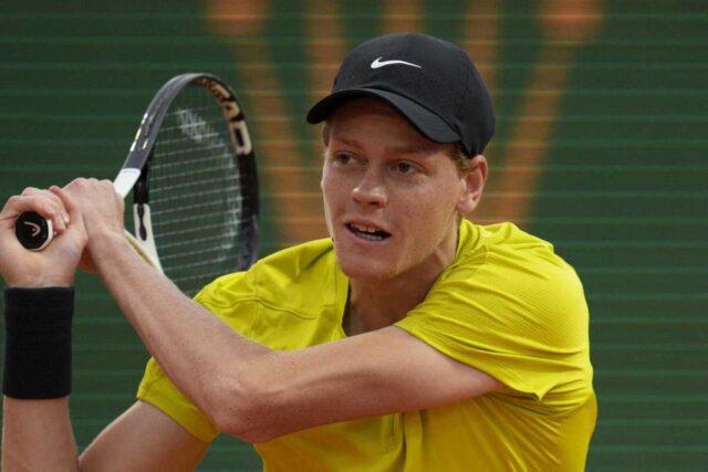 Jannik Sinner carico, arriva l'annuncio: è tornato ad allenarsi