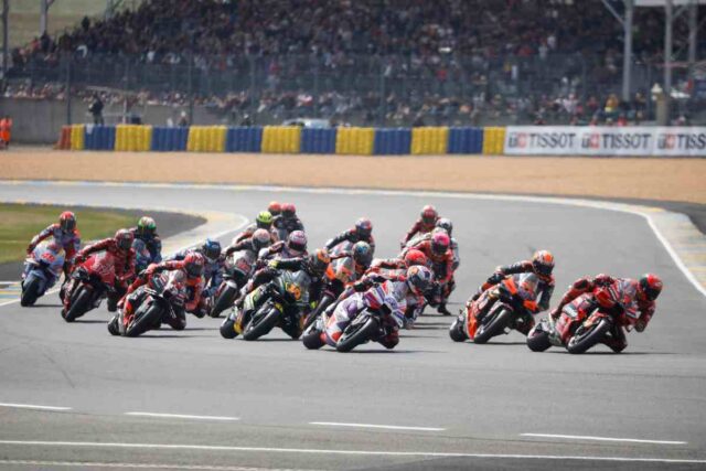 MotoGP, le penalità non vanno bene: i piloti chiedono di cambiare approccio