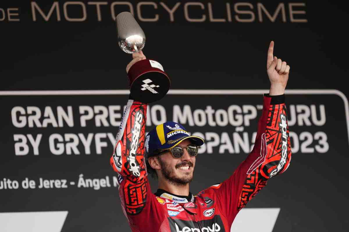 Rossi-Bagnaia, la discussione al centro del MotoGp