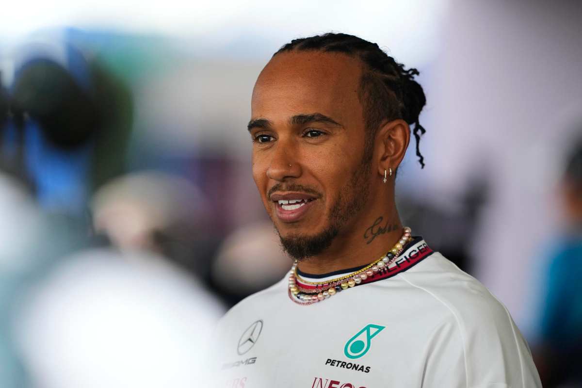 Lewis Hamilton vicinissimo al rinnovo con la Mercedes: la Ferrari deve arrendersi