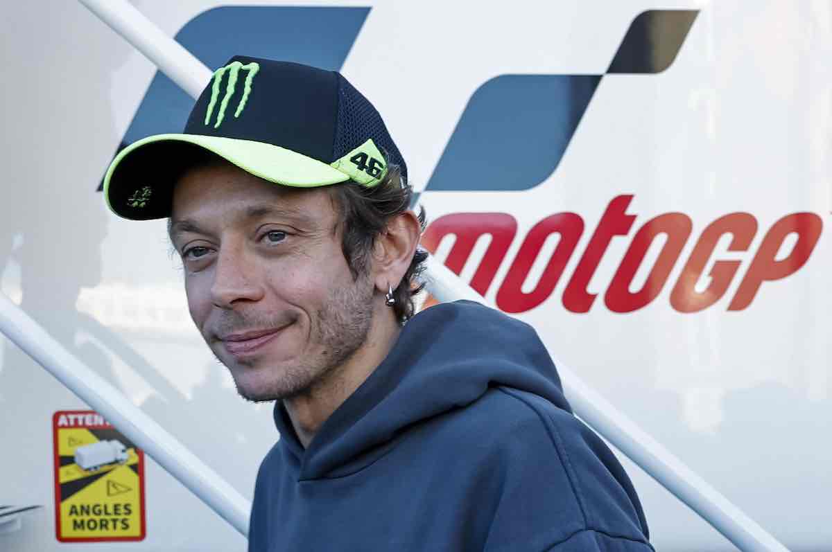 Valentino Rossi arriva la proposta: tifosi pazzi di gioia