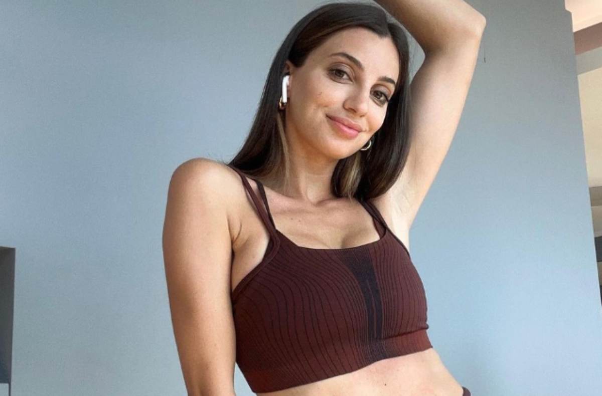 Compleanno piccante per Rossella Fiamingo: la scollatura fa impazzire i fan