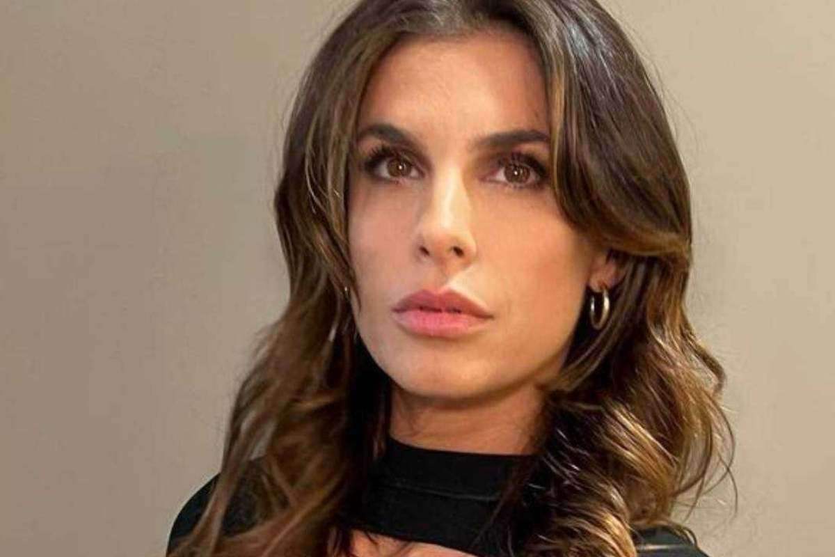 Elisabetta Canalis tacchi intimo scale