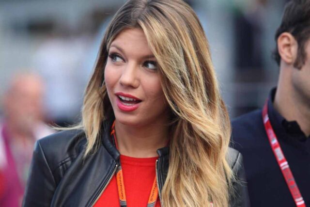 La piscina diventa bollente: Federica Masolin è mozzafiato