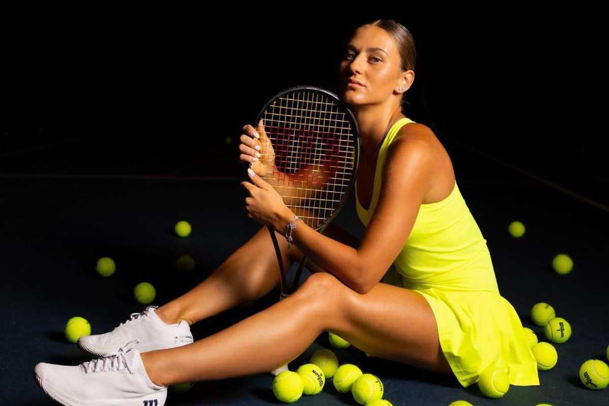 Tennis, shooting da sogno: forme in vista col nuovo completino