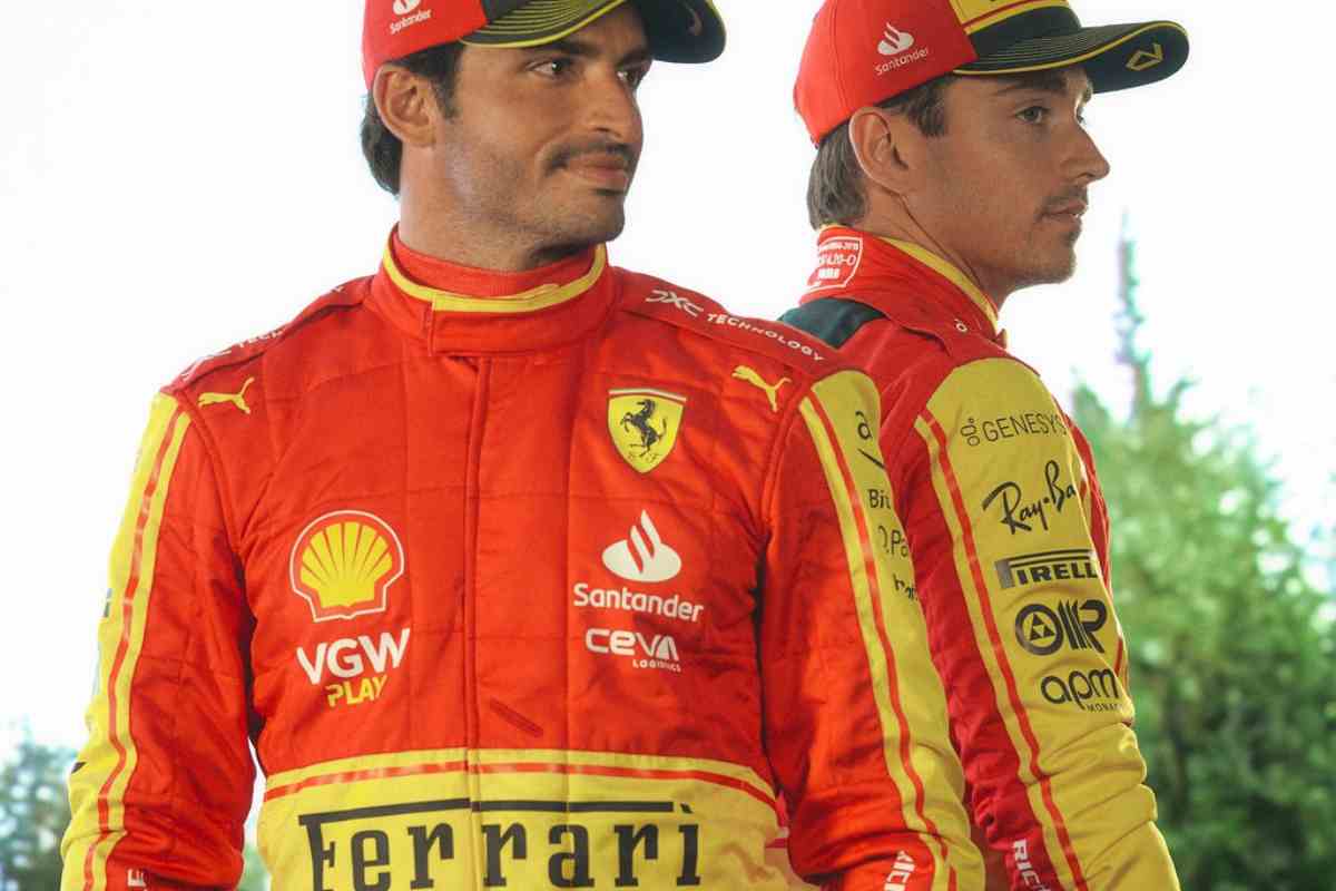 Ferrari, la notizia è ufficiale: Leclerc e Sainz cambiano tuta
