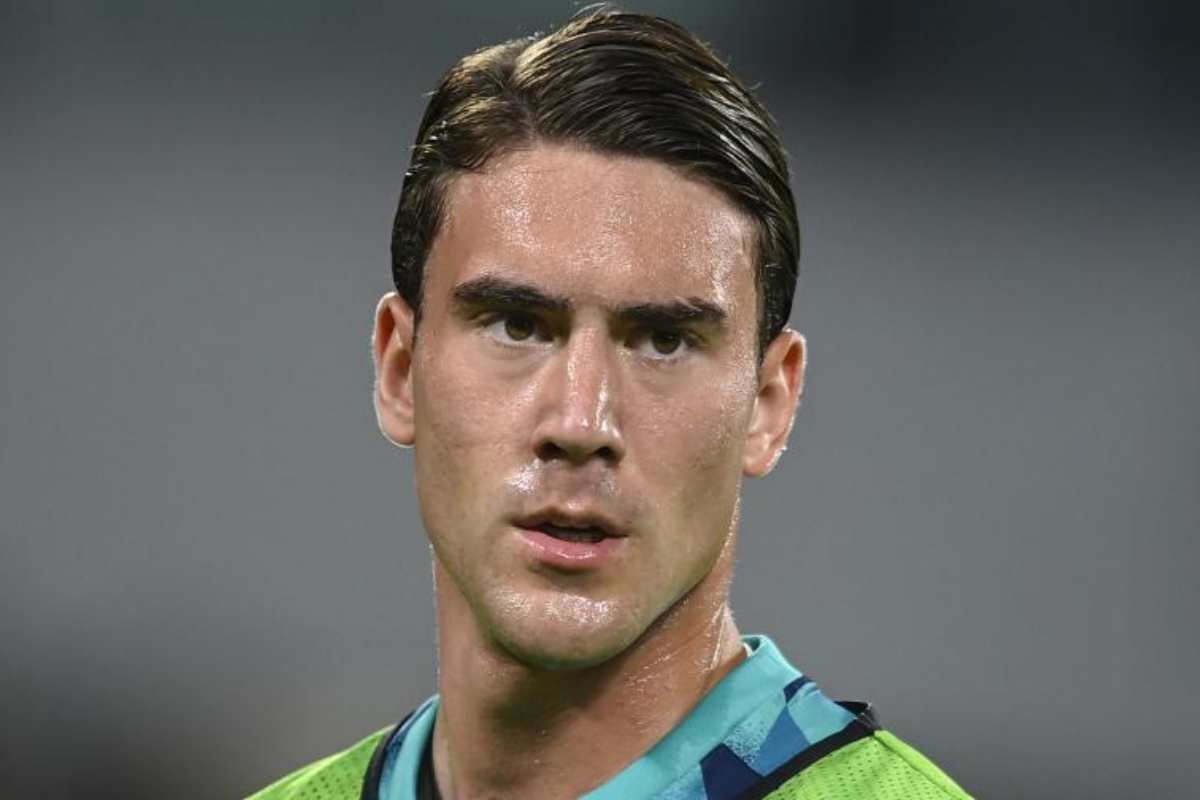 Intrigo Vlahovic, i bookmaker non cambiano idea: bivio Juventus