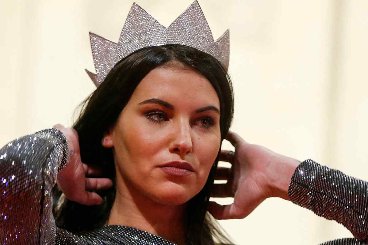 Carolina Stramare senza veli, la visione fa girare la testa