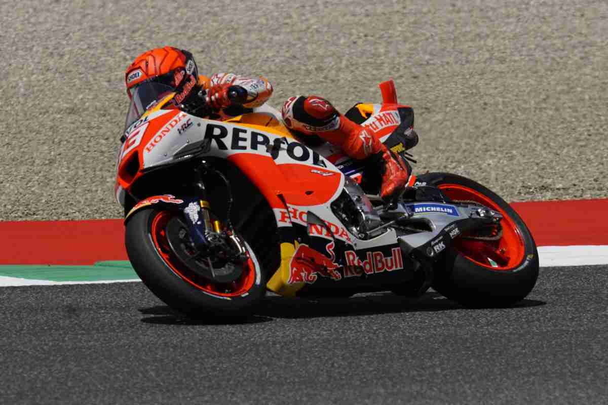 Clamoroso, Marquez si ferma fino al 2025