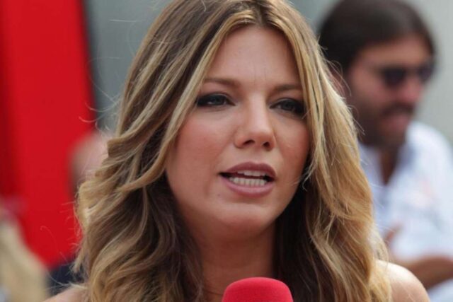 Federica Masolin, l'outfit rosso Ferrari fa colpo: tifosi scatenati