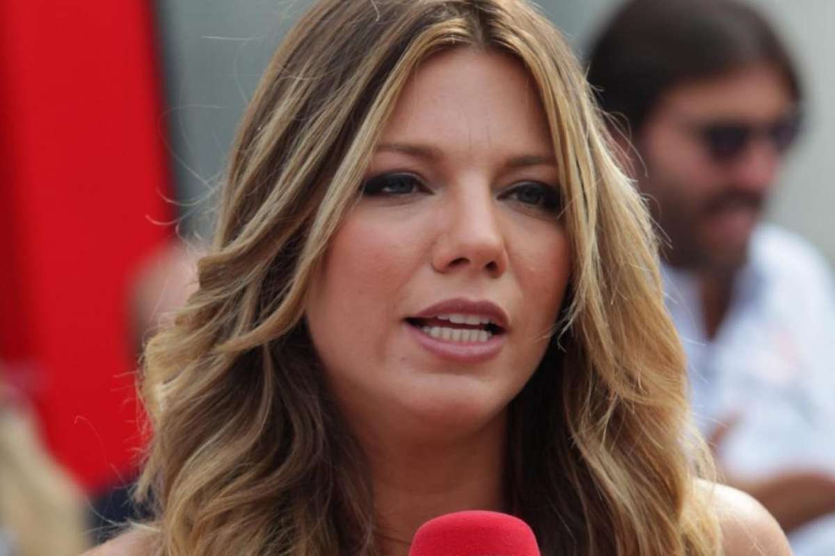 Federica Masolin, l'outfit rosso Ferrari fa colpo: tifosi scatenati