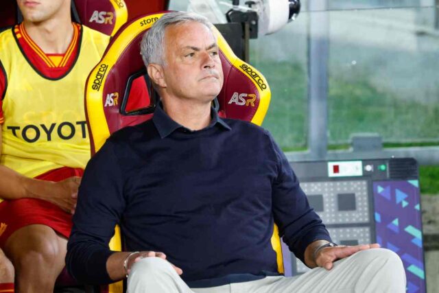 Mourinho cambia la Roma