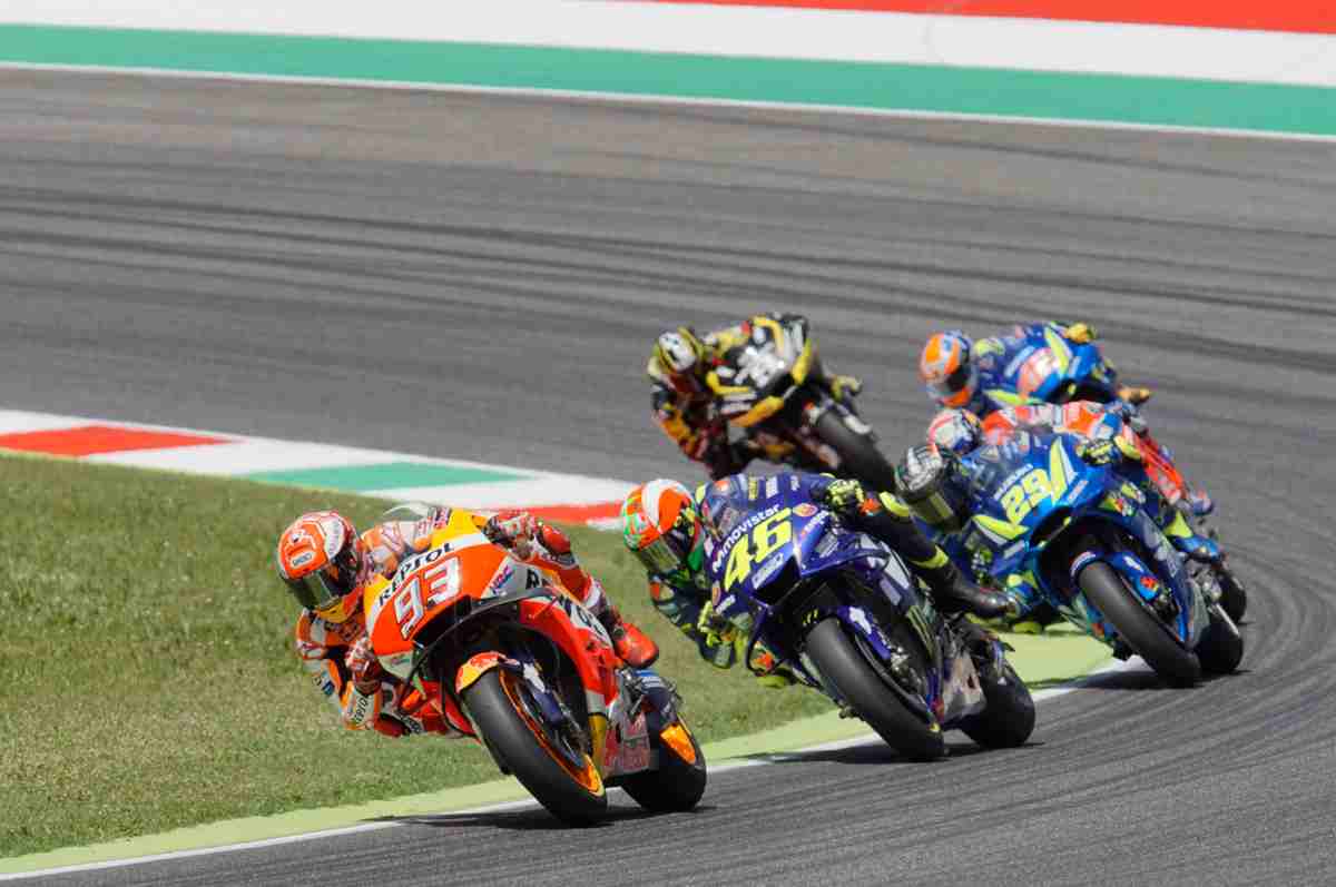Marquez e Rossi in pista