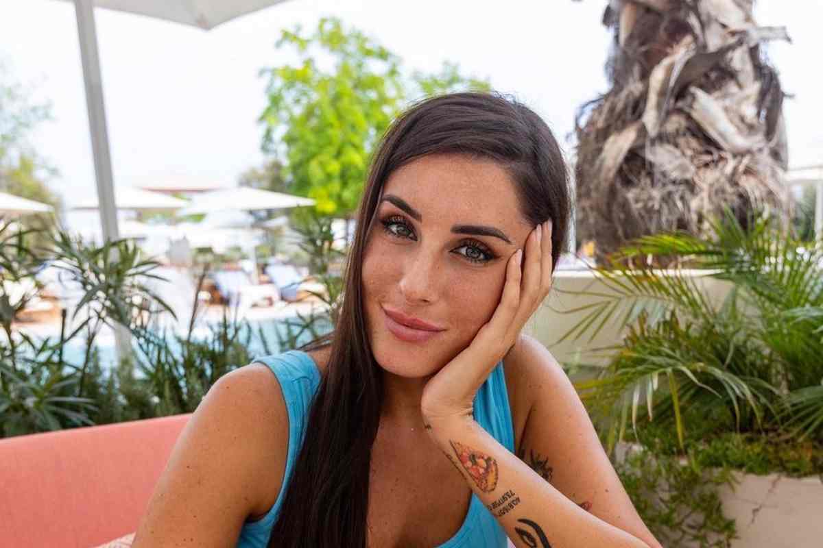 Valentina Vignali incantai social