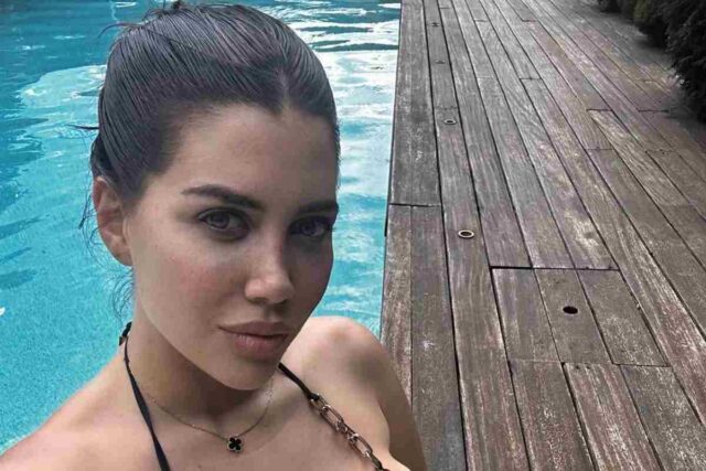 Wanda Nara lingerie intima pizzo scollatura