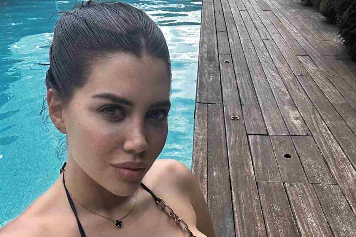 Wanda Nara lingerie intima pizzo scollatura