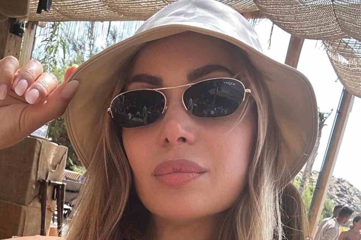 Laura Cremaschi, la scollatura è senza freni: visione piccante