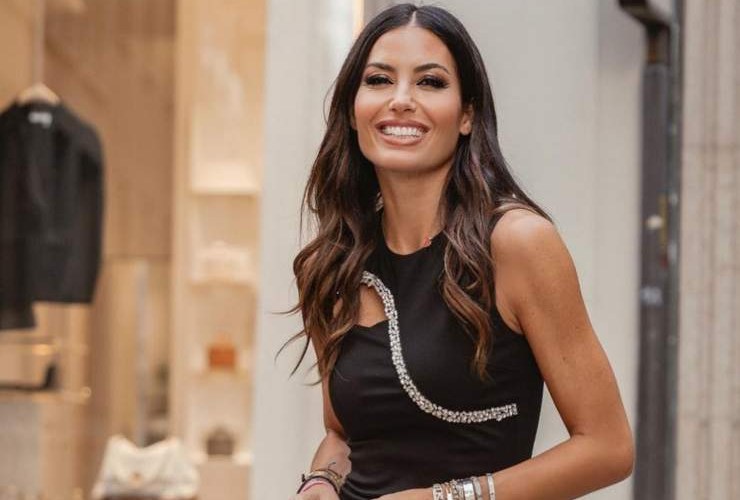 Vestito corto e visione da sogno: Elisabetta Gregoraci è una bomba