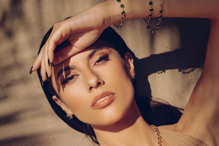 Ines Trocchia calze autoreggenti bianche intimo