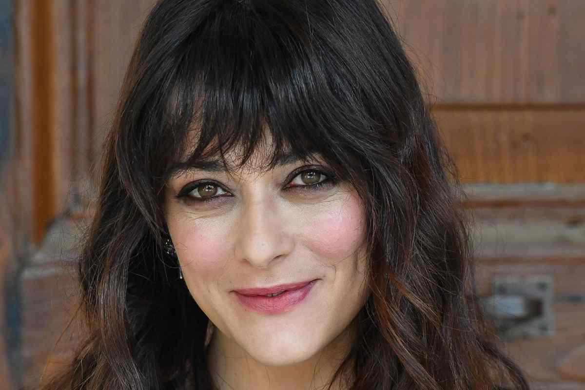 Lato A esuberante: Valentina Lodovini incontenibile