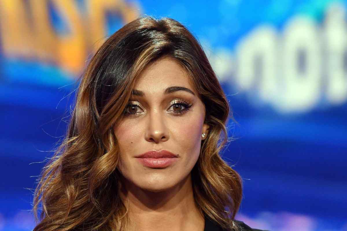 Il bikini è un filo: Belen stavolta ha esagerato