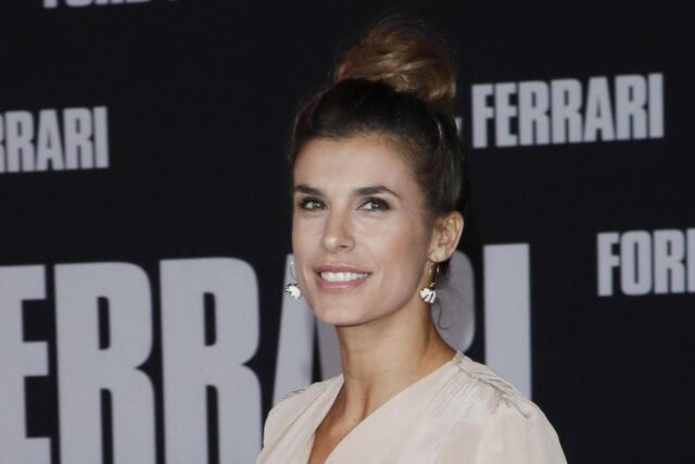Bollentissima Elisabetta Canalis: fan a bocca aperta