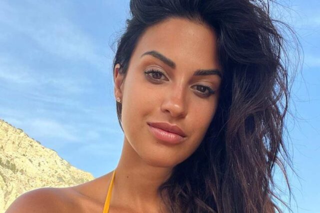 Eleonora Incardona mozzafiato: la mise notturna lascia di sasso