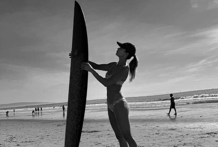 Bollentissima Elisabetta Canalis: fan a bocca aperta