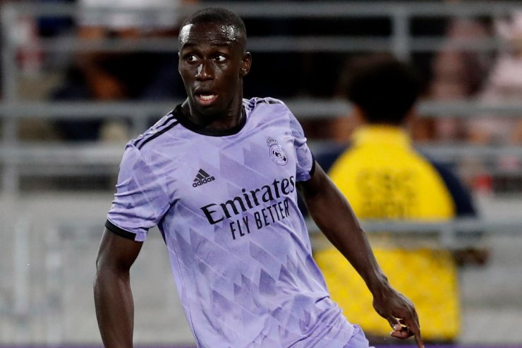 Real Madrid, Ancelotti non lo vuole più in rosa: sorride la Juve