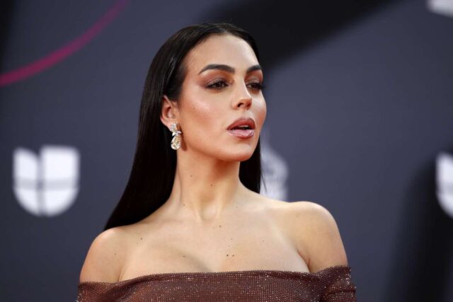 Gli shorts di Georgina Rodriguez scatenano i fans