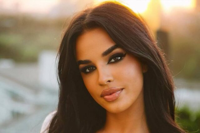 Ivana Knoll, lingerie da sballo e Instagram in tilt