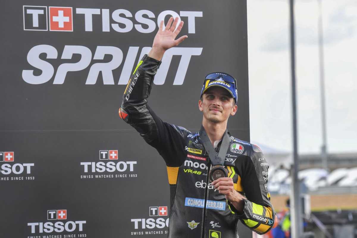 Luca Marini vicino alla Honda