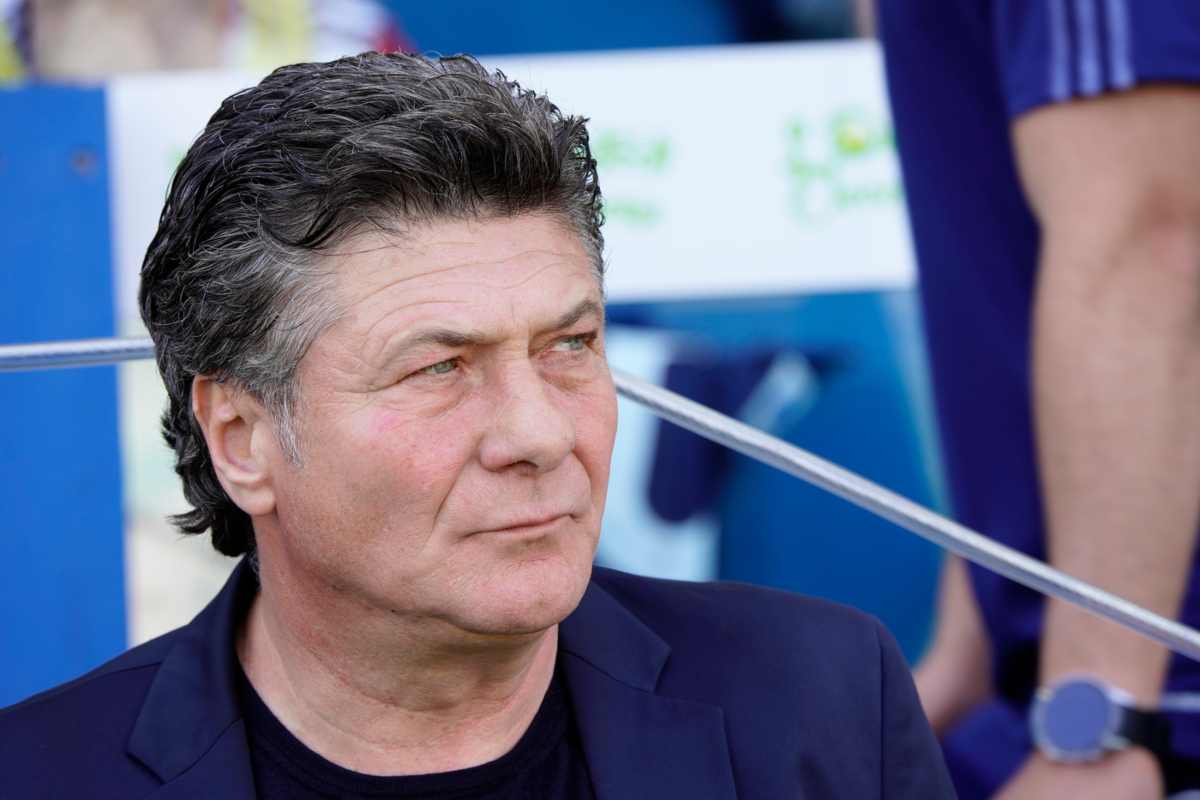 Napoli, Mazzarri: “Bisogna vincere provando a concedere poco all’avversario”