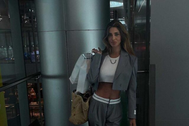 Forme sinuose e fan in delirio: Belen da urlo