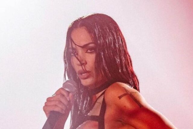 Elodie concerto trasparenze fisico esplosivo video