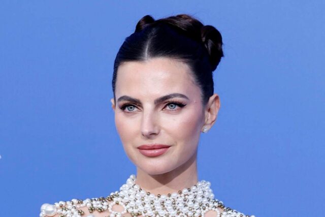 Kelly Piquet, camicetta sbottonata e scollatura in vista: la foto è mozzafiato