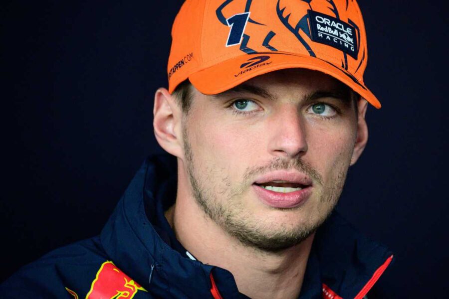 Sorpresa Verstappen, il messaggio al pilota lascia increduli