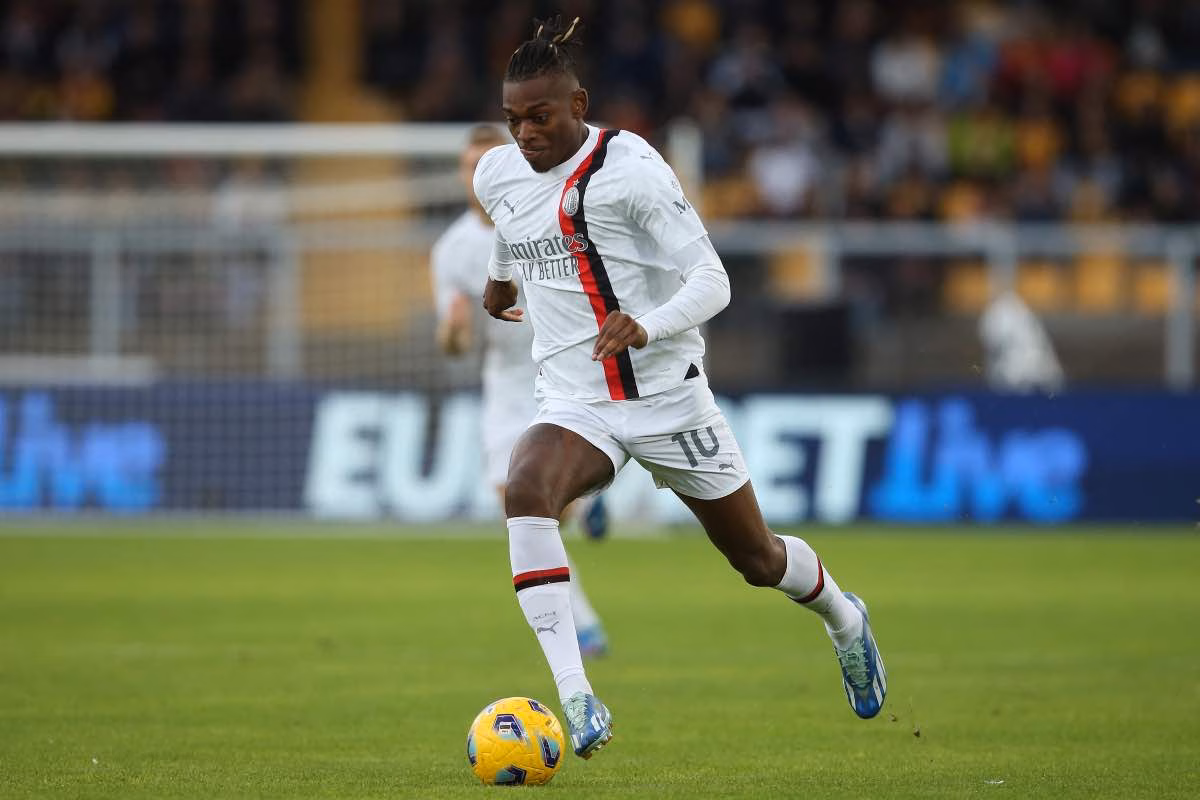 Il Milan ha preso la sua decisione sul futuro di Leao, dopo le incertezze dell'ultima settimana sul portoghese.