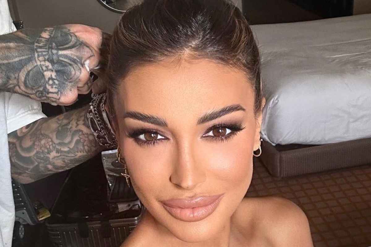 Cristina Buccino, Capodanno bollente: esplode Instagram